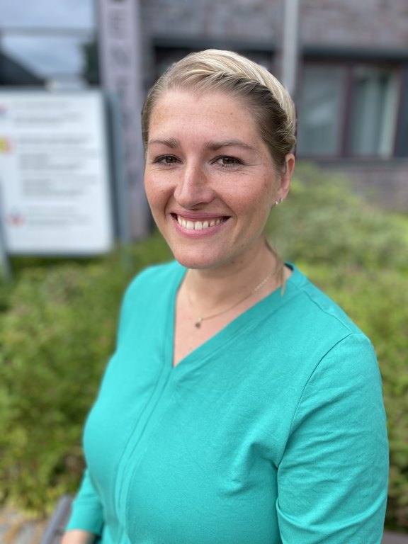 Das Bild zeigt Tatjana Skowronski